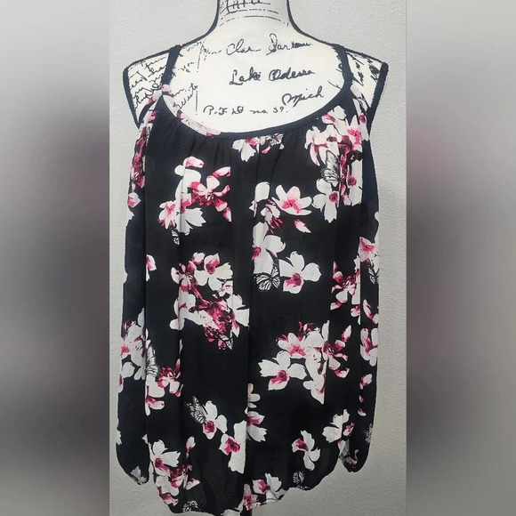 Torrid Women's Floral Print Georgette Cold Shoulder Top Size 2 - Picture 1 of 13